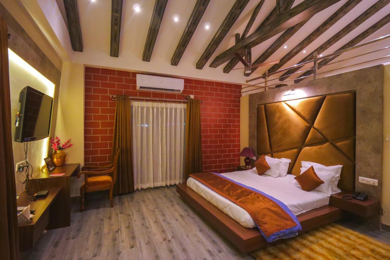 La Nuova Resort Shaugaon